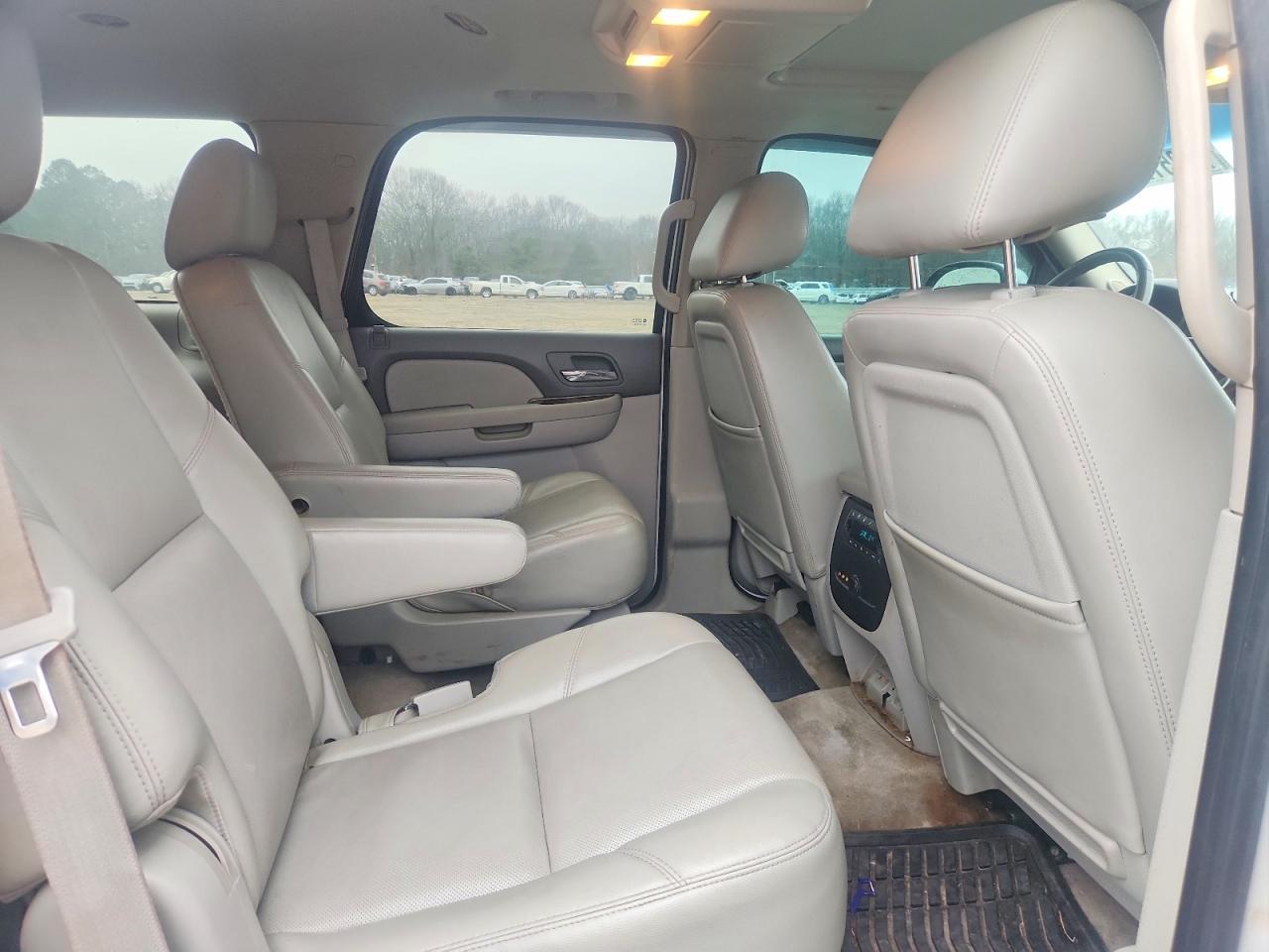 2011 CHEVROLET Tahoe