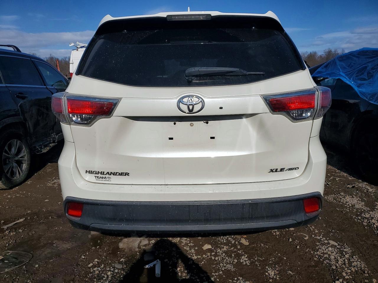 2014 TOYOTA HIGHLANDER