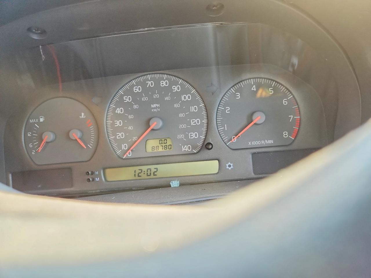 2003 VOLVO C70