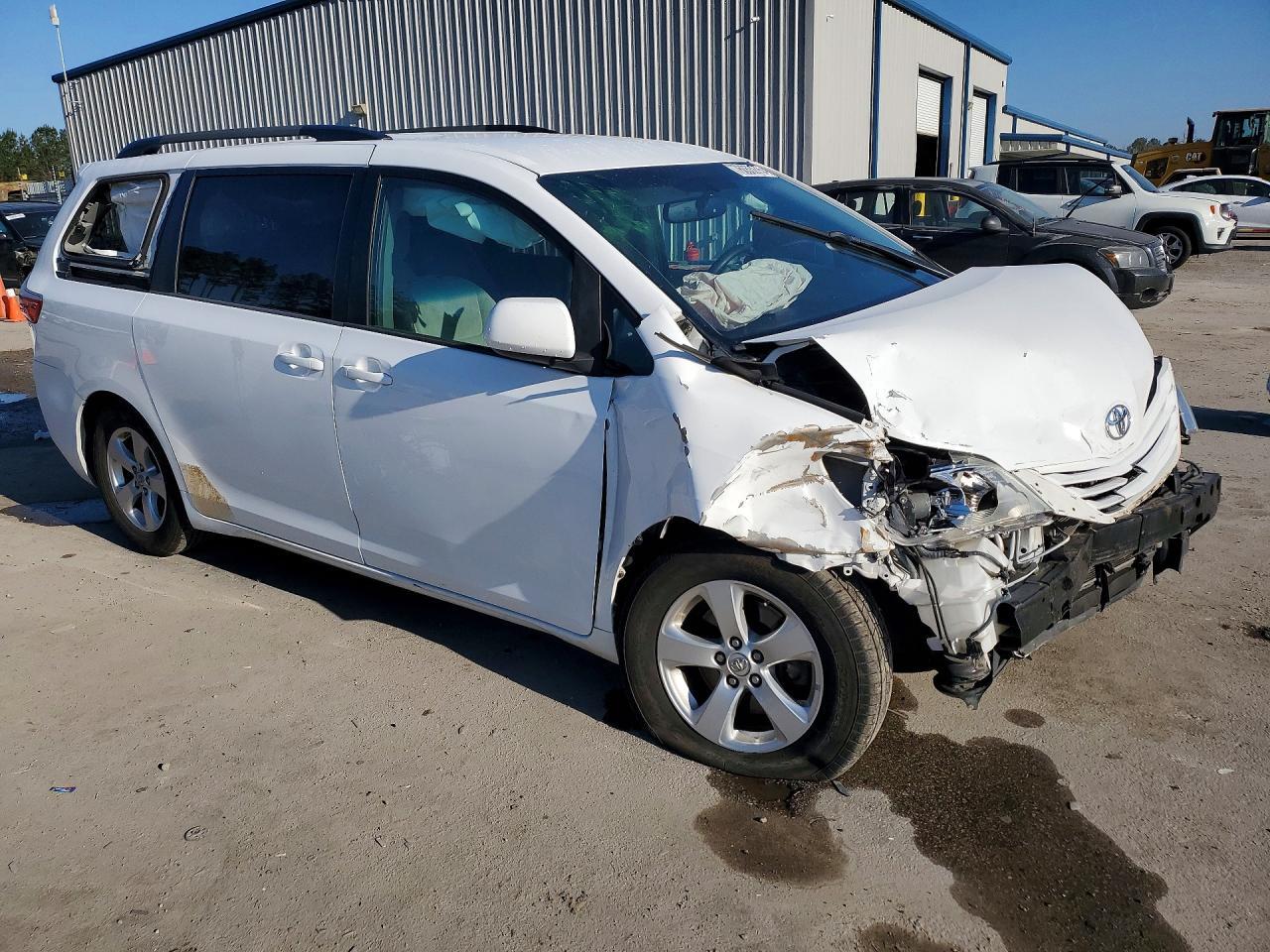 2016 TOYOTA SIENNA