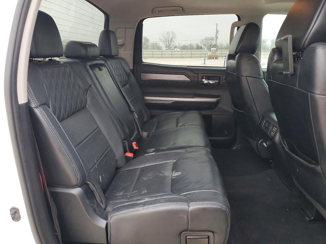 2017 TOYOTA TUNDRA