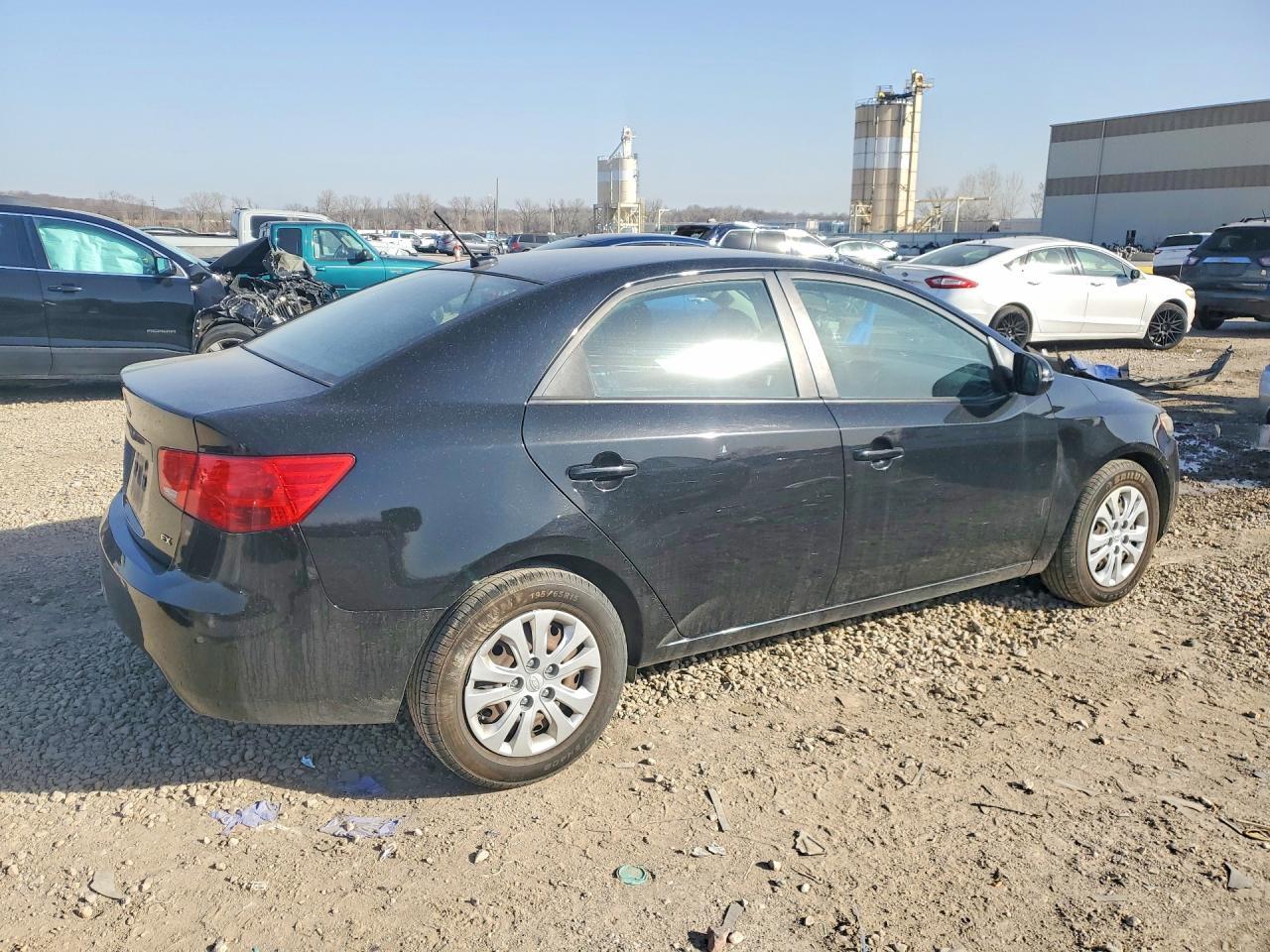 2013 KIA FORTE