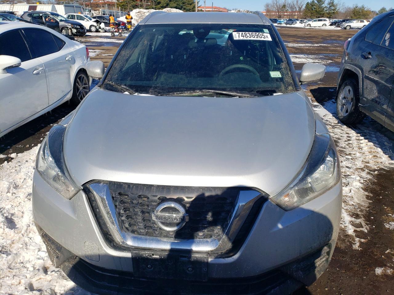 2020 NISSAN KICKS