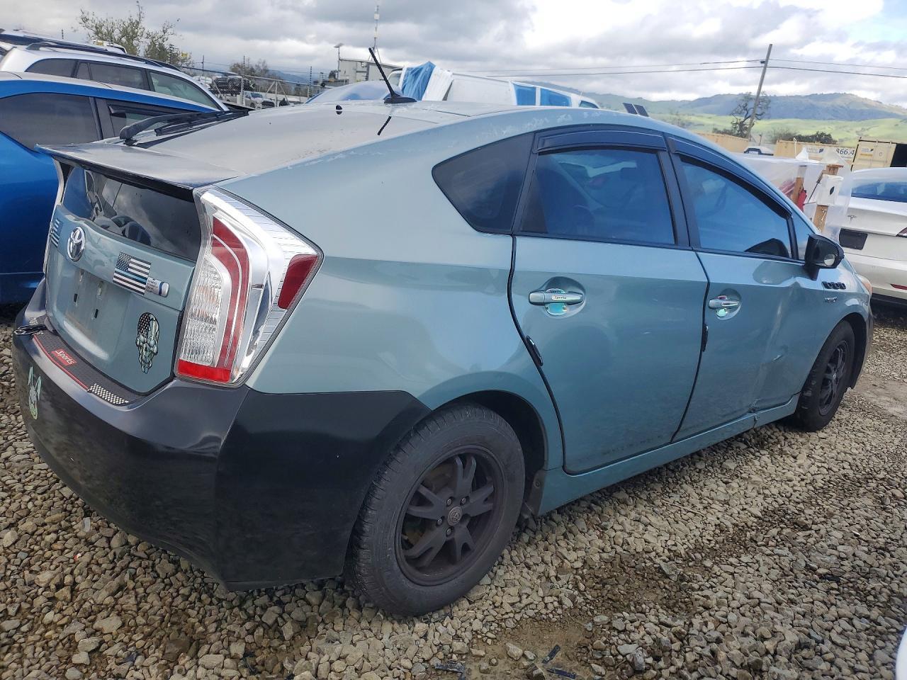 2013 TOYOTA PRIUS