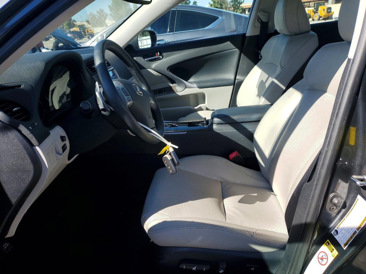 2011 LEXUS IS 250
