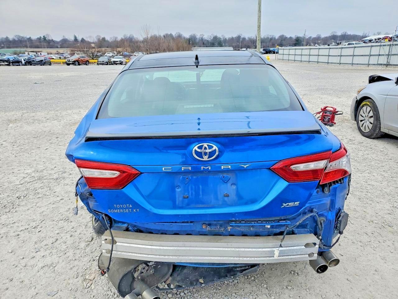 2018 TOYOTA CAMRY