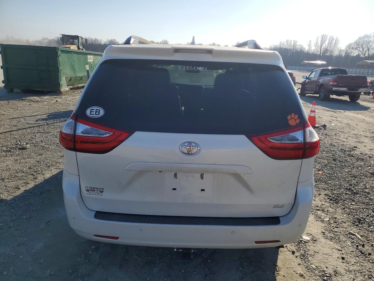 2018 TOYOTA SIENNA
