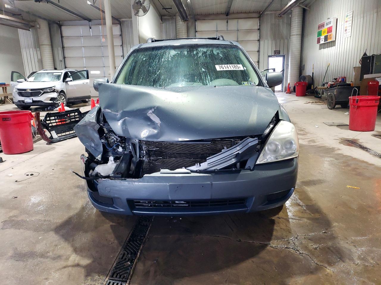 2008 KIA SEDONA