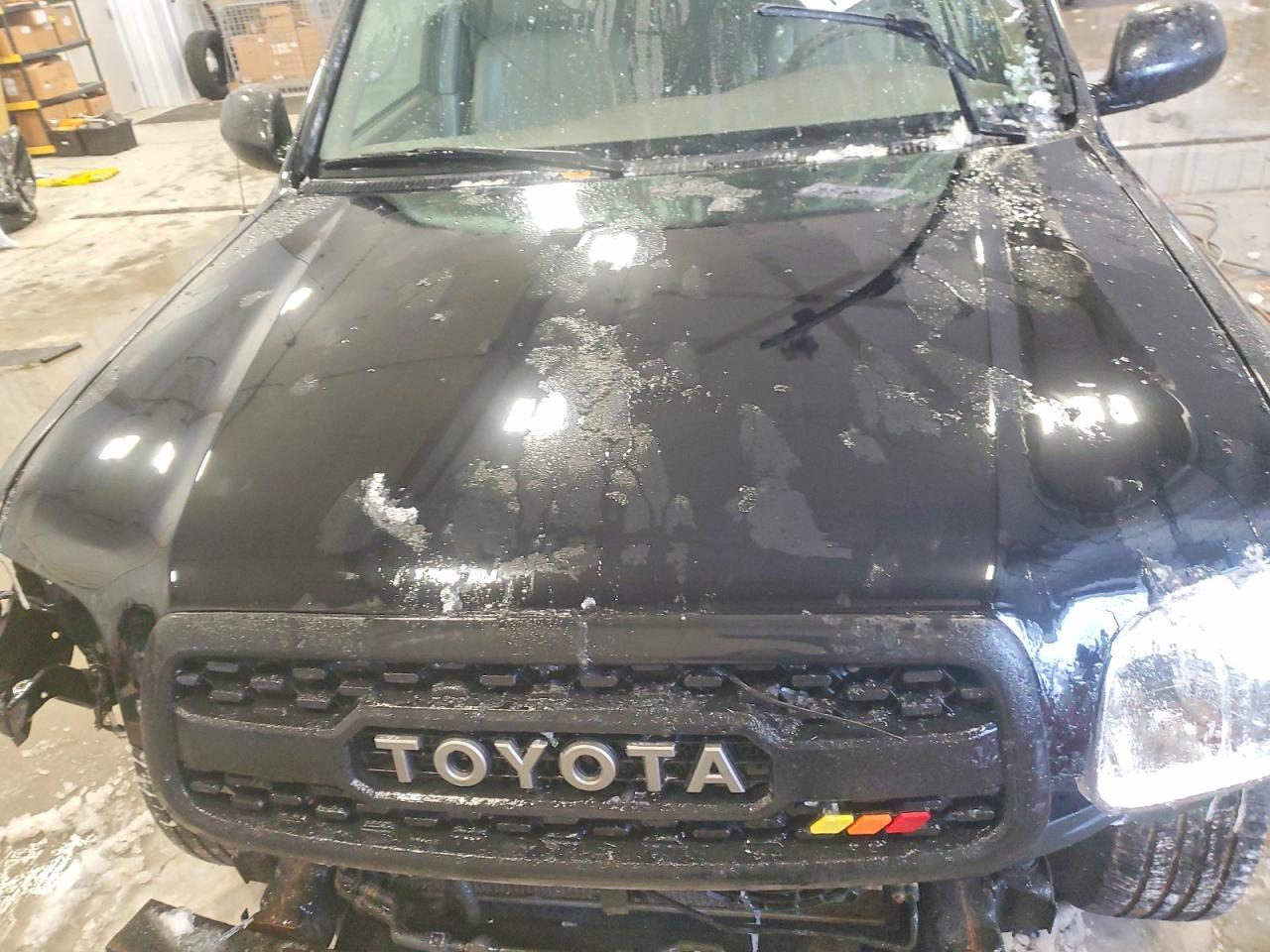 2003 TOYOTA Sequoia