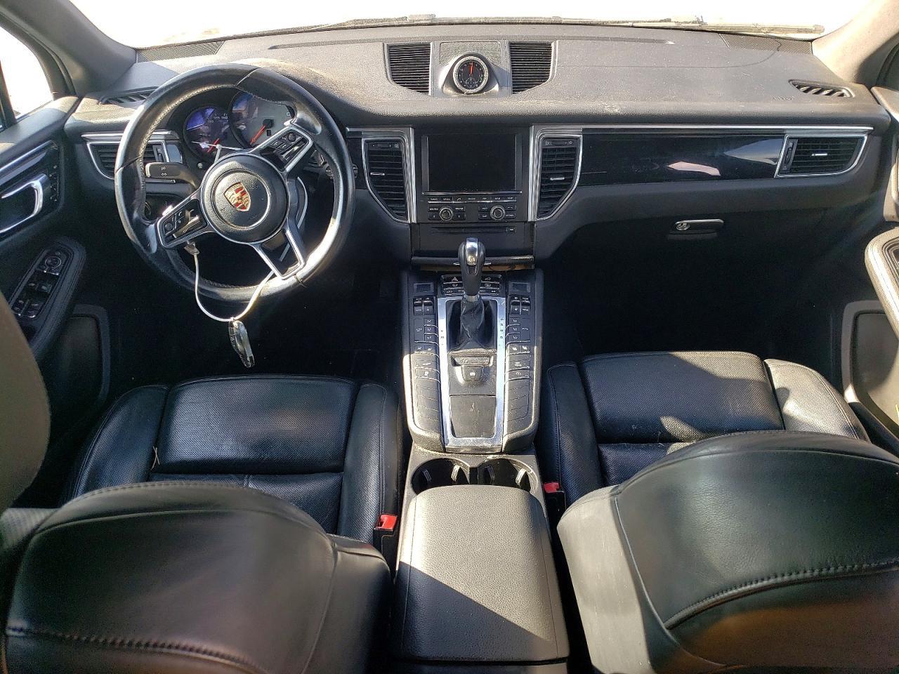 2015 PORSCHE Macan