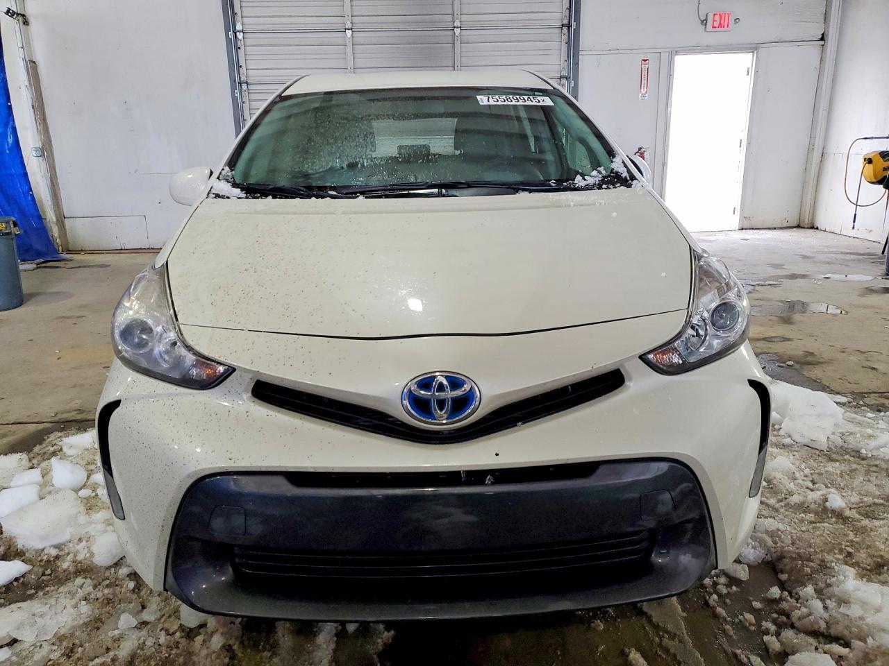 2015 TOYOTA PRIUS V