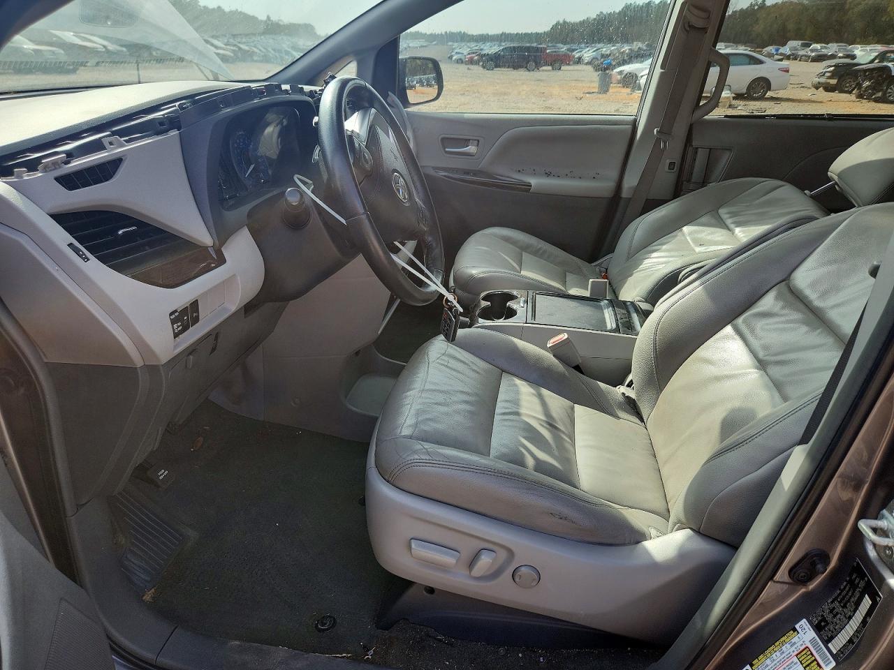 2019 TOYOTA SIENNA