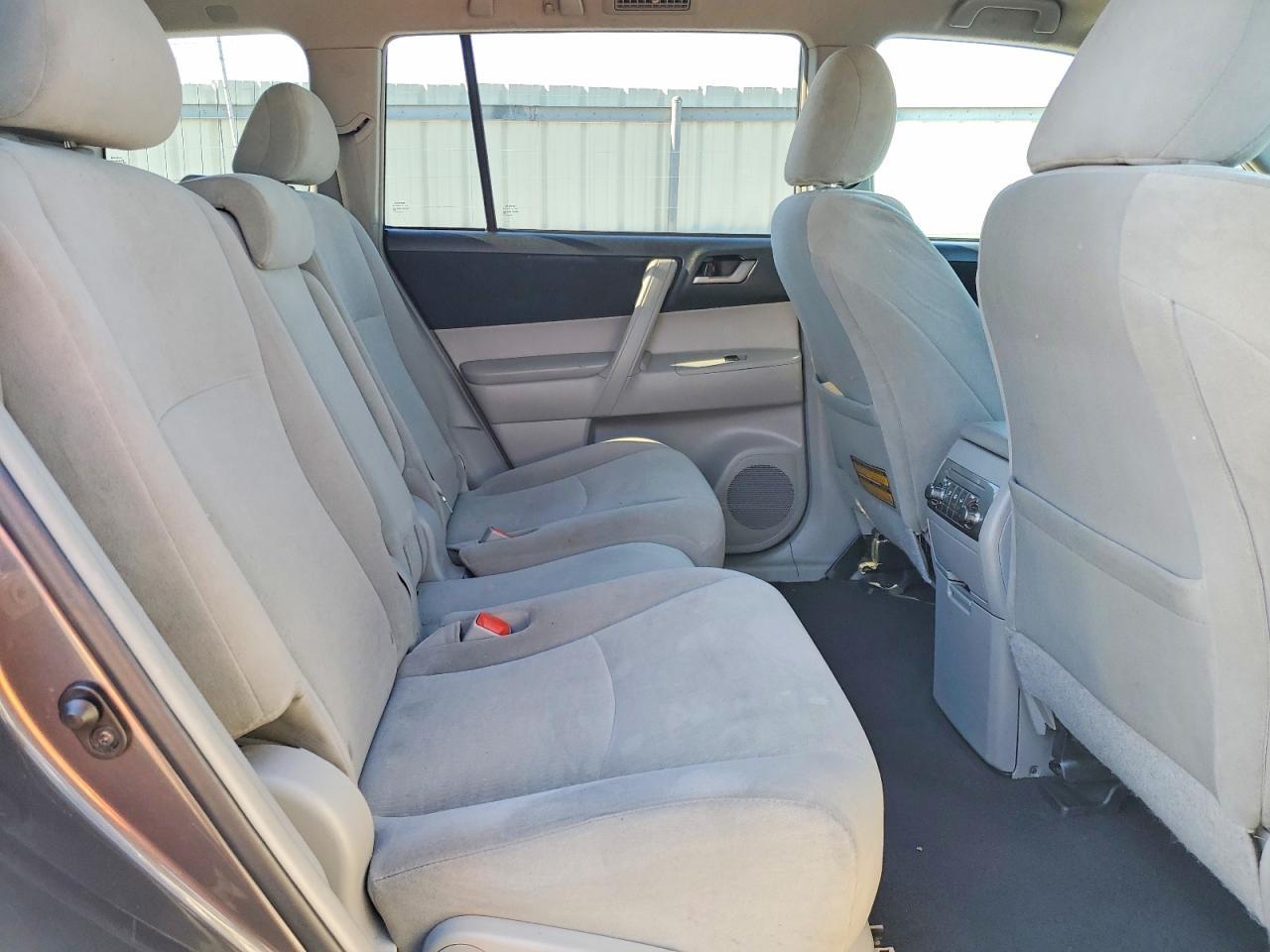 2013 TOYOTA HIGHLANDER