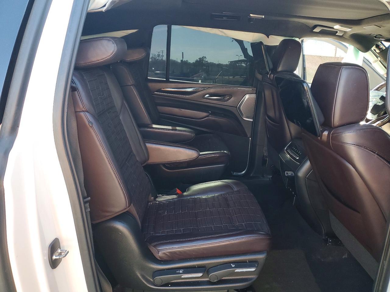 2021 CADILLAC Escalade ESV