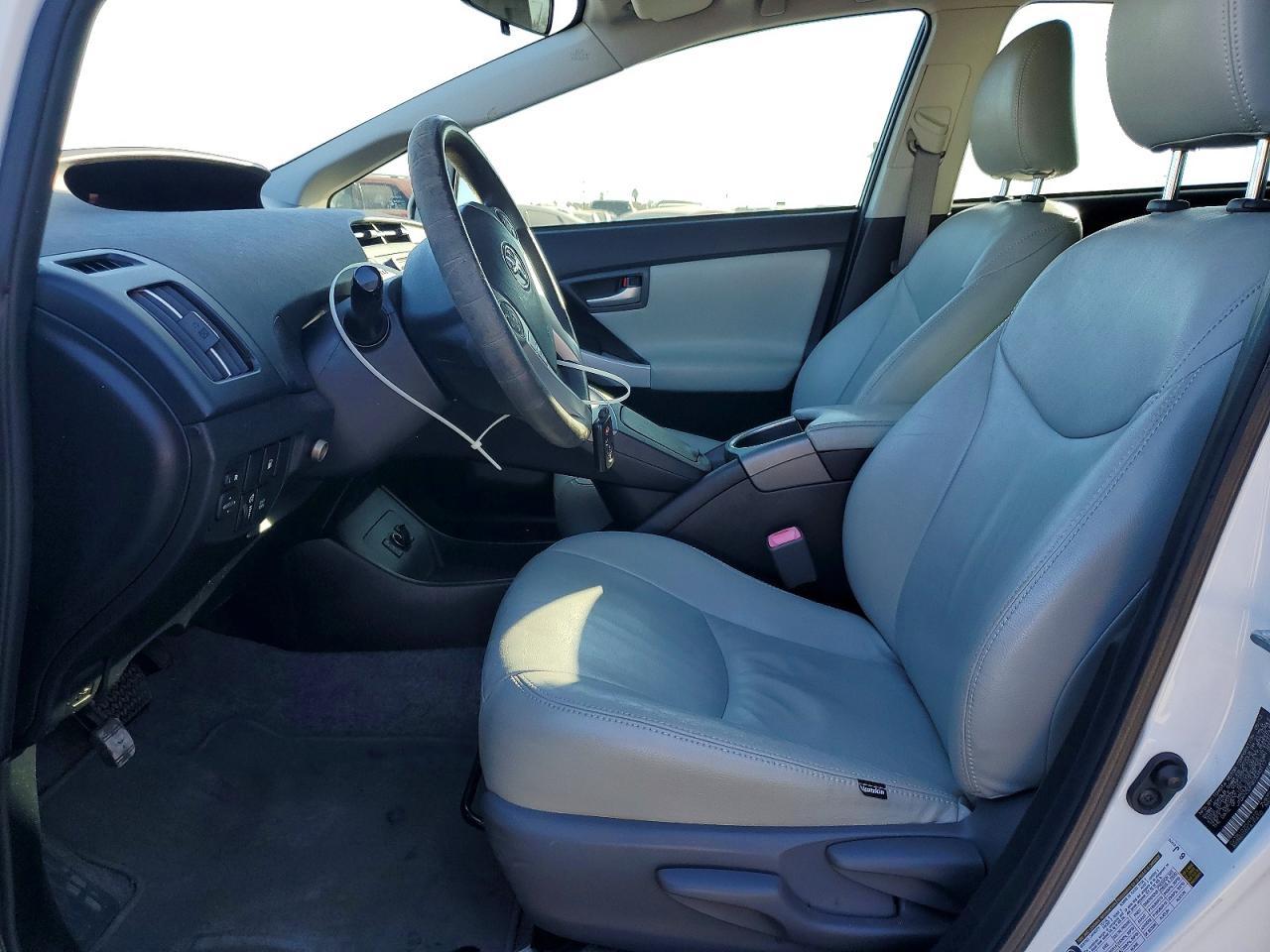 2013 TOYOTA Prius Plug-In