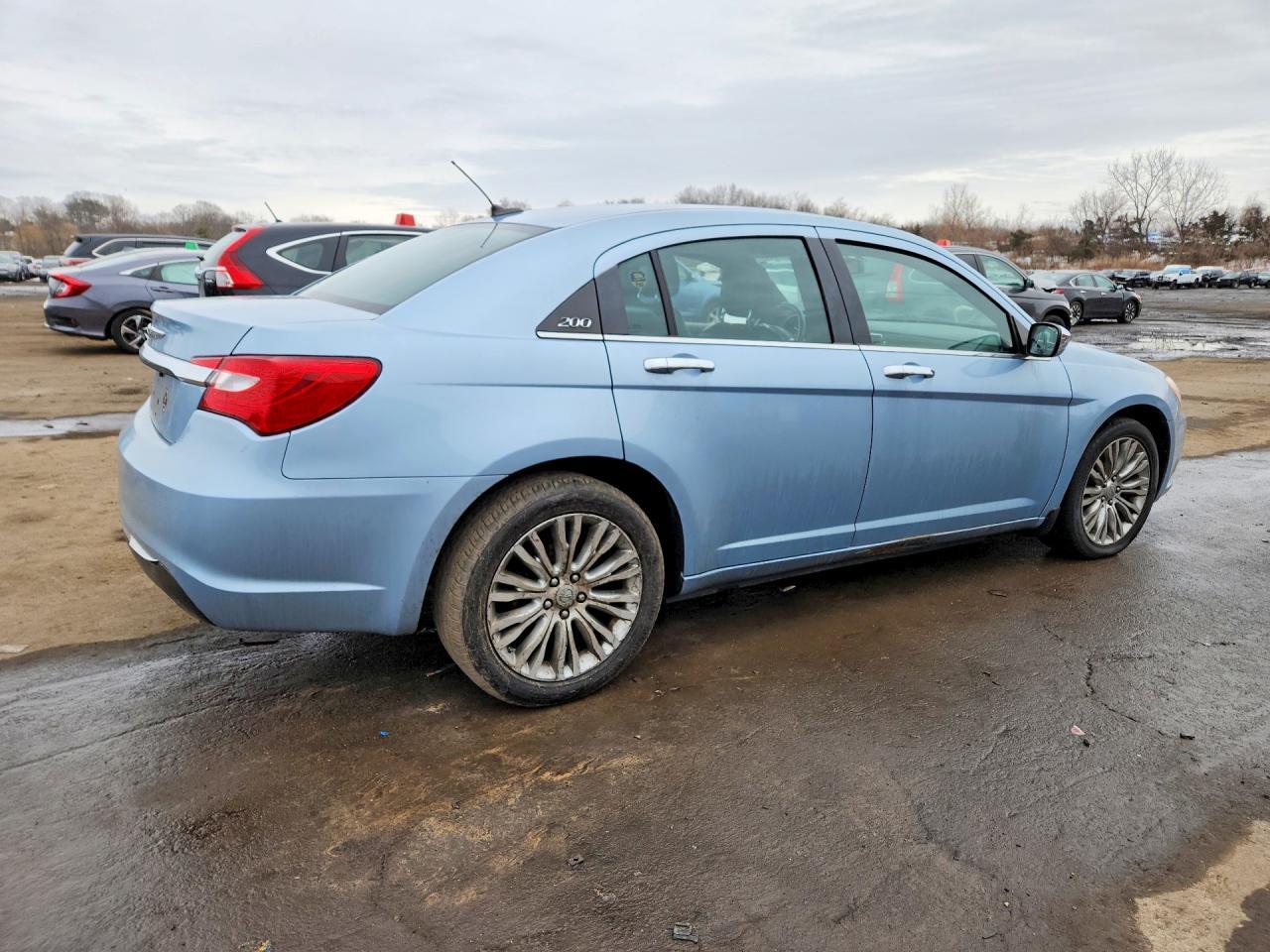 2012 CHRYSLER 200