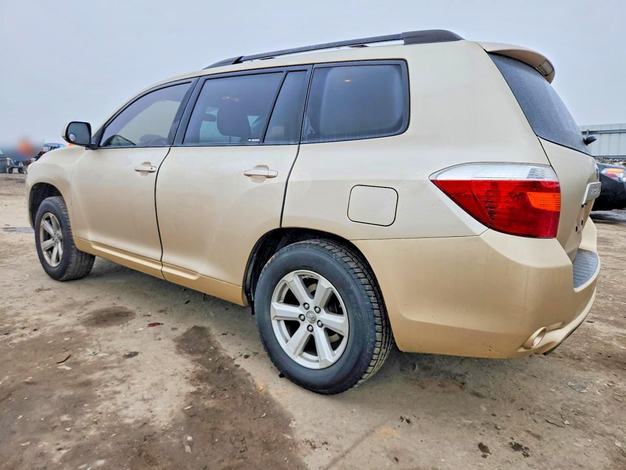 2010 TOYOTA HIGHLANDER