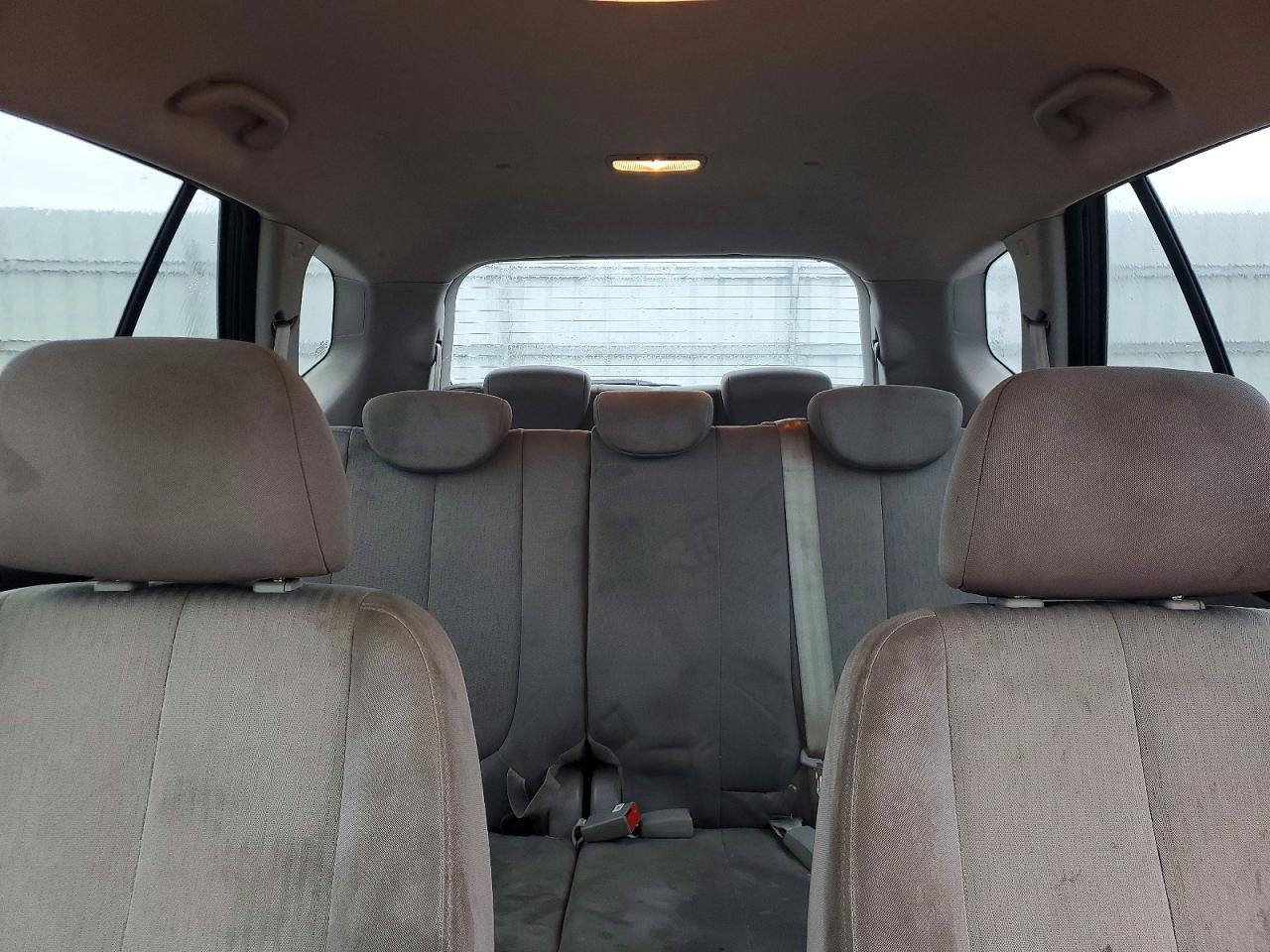 2009 KIA RONDO