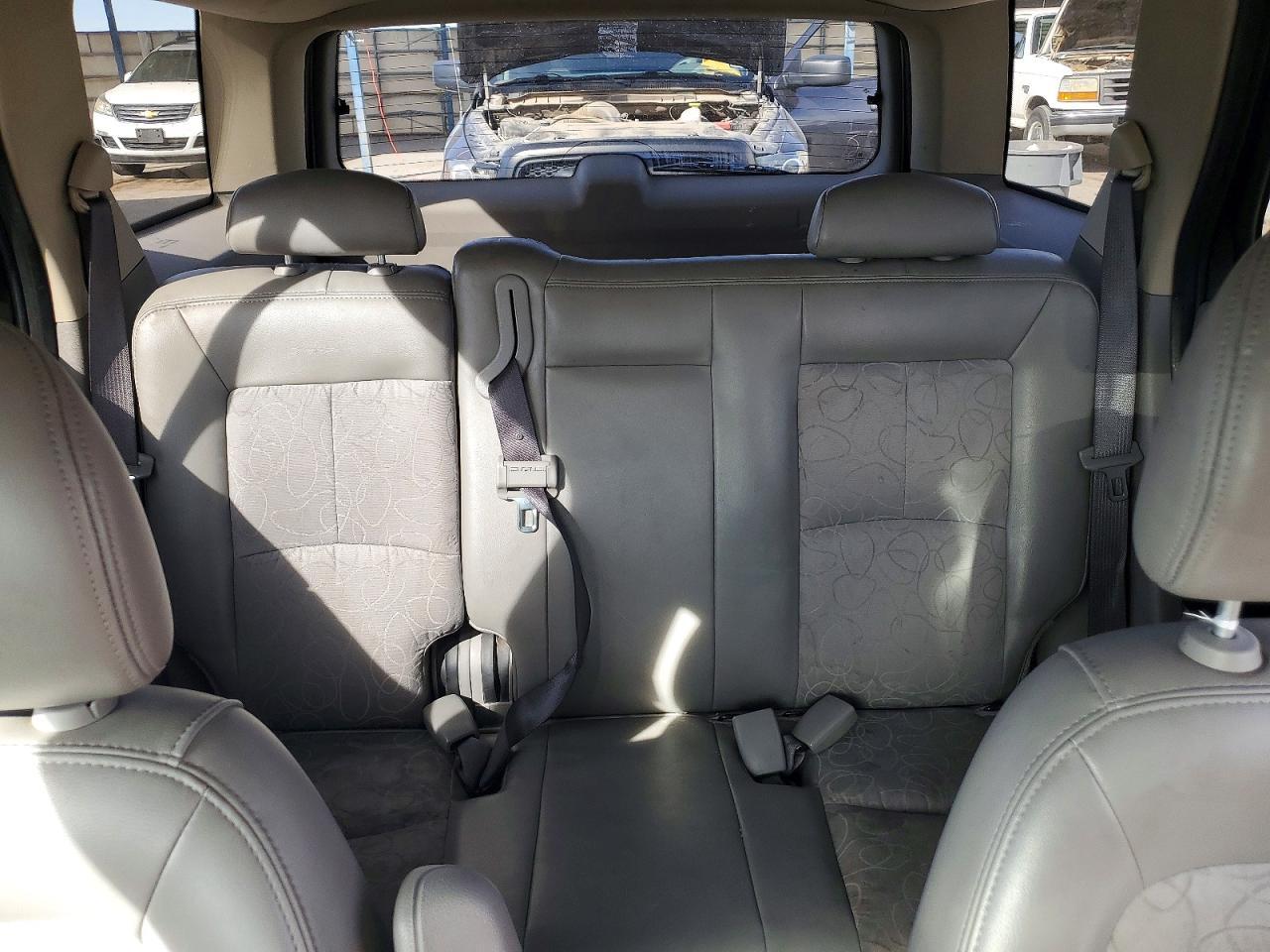 2004 SATURN Vue