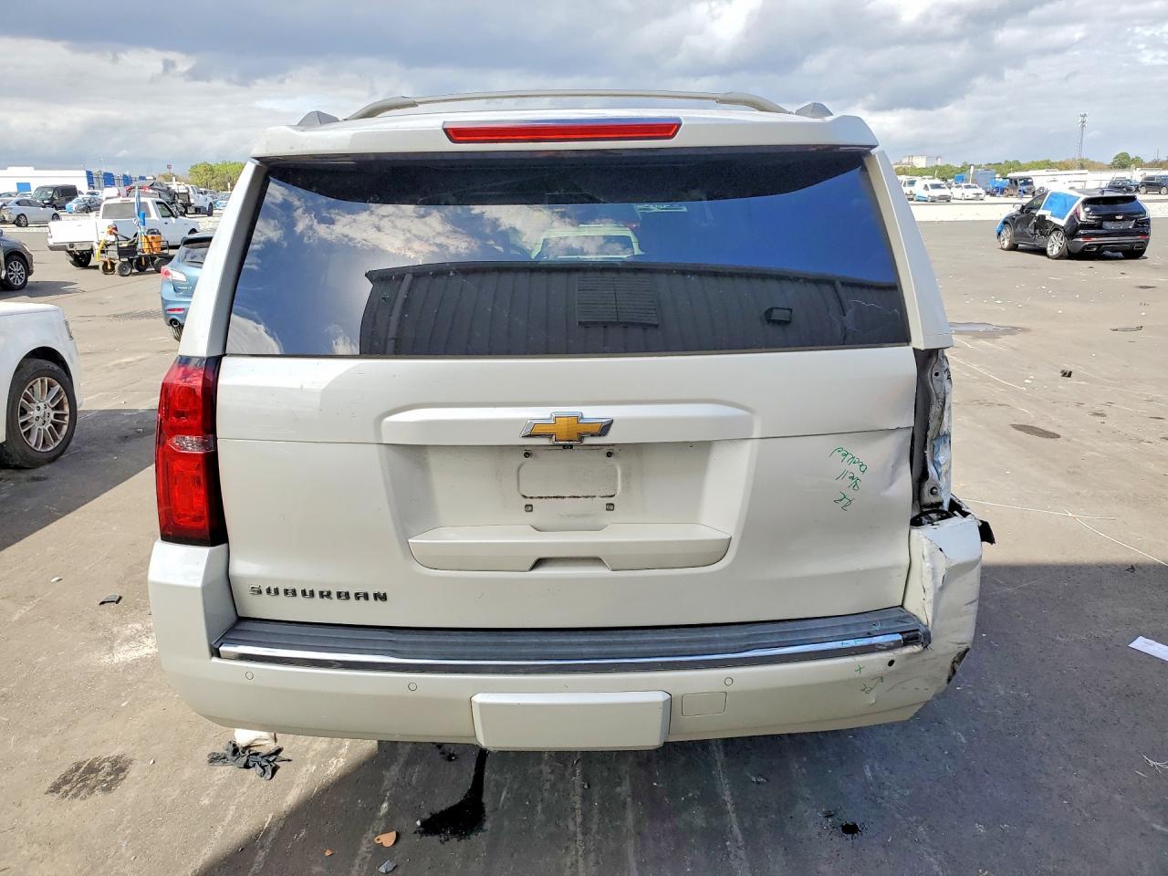 2015 CHEVROLET Suburban