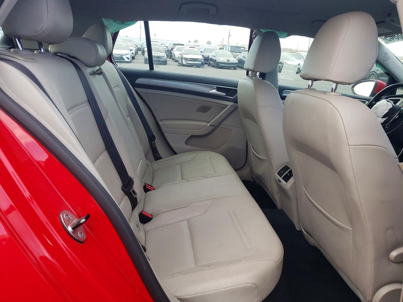2015 VOLKSWAGEN GOLF