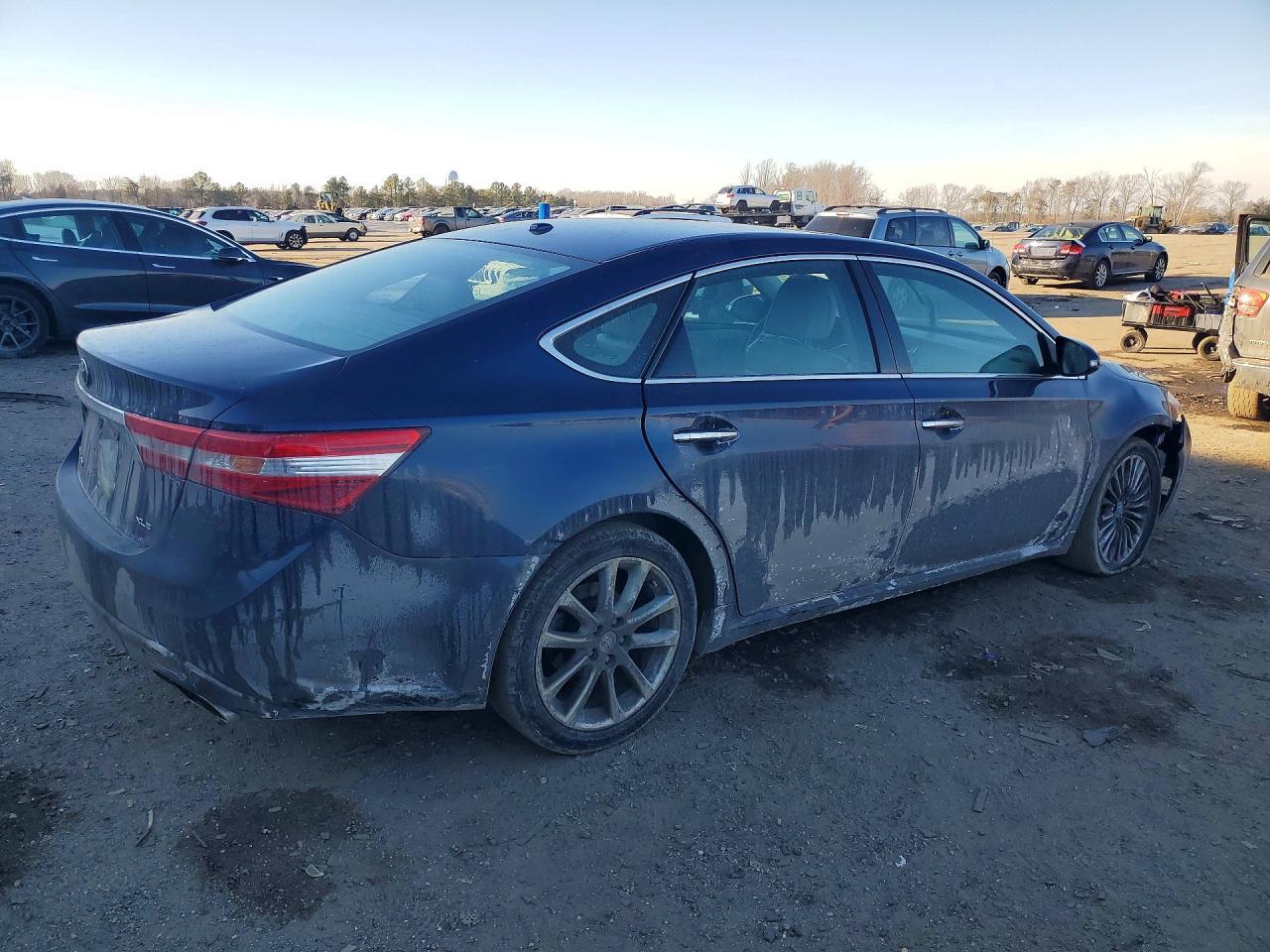 2013 TOYOTA Avalon
