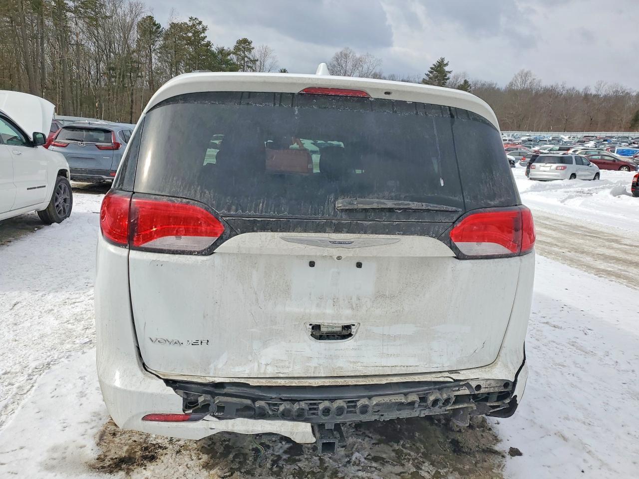 2020 CHRYSLER Voyager