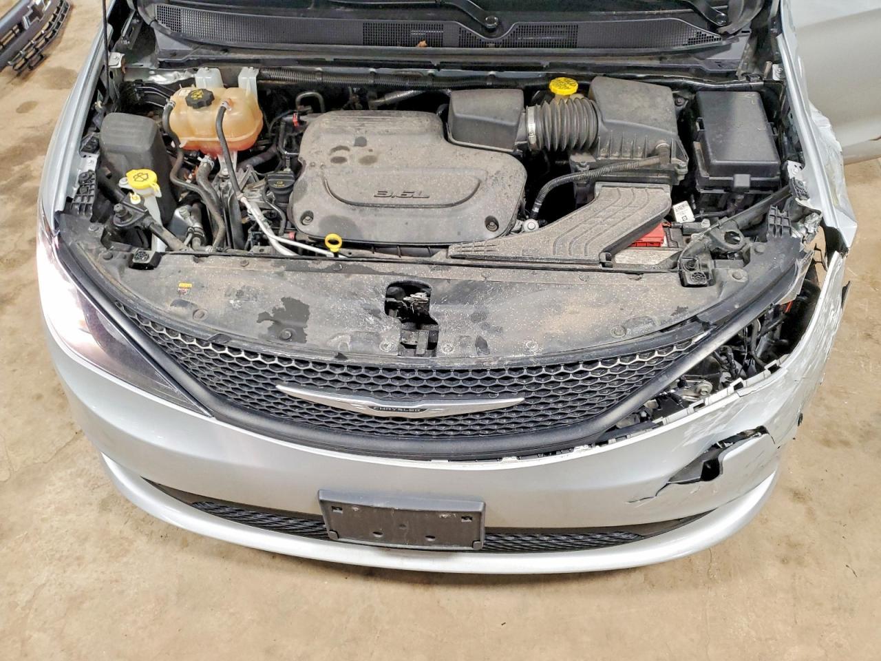 2023 CHRYSLER Voyager