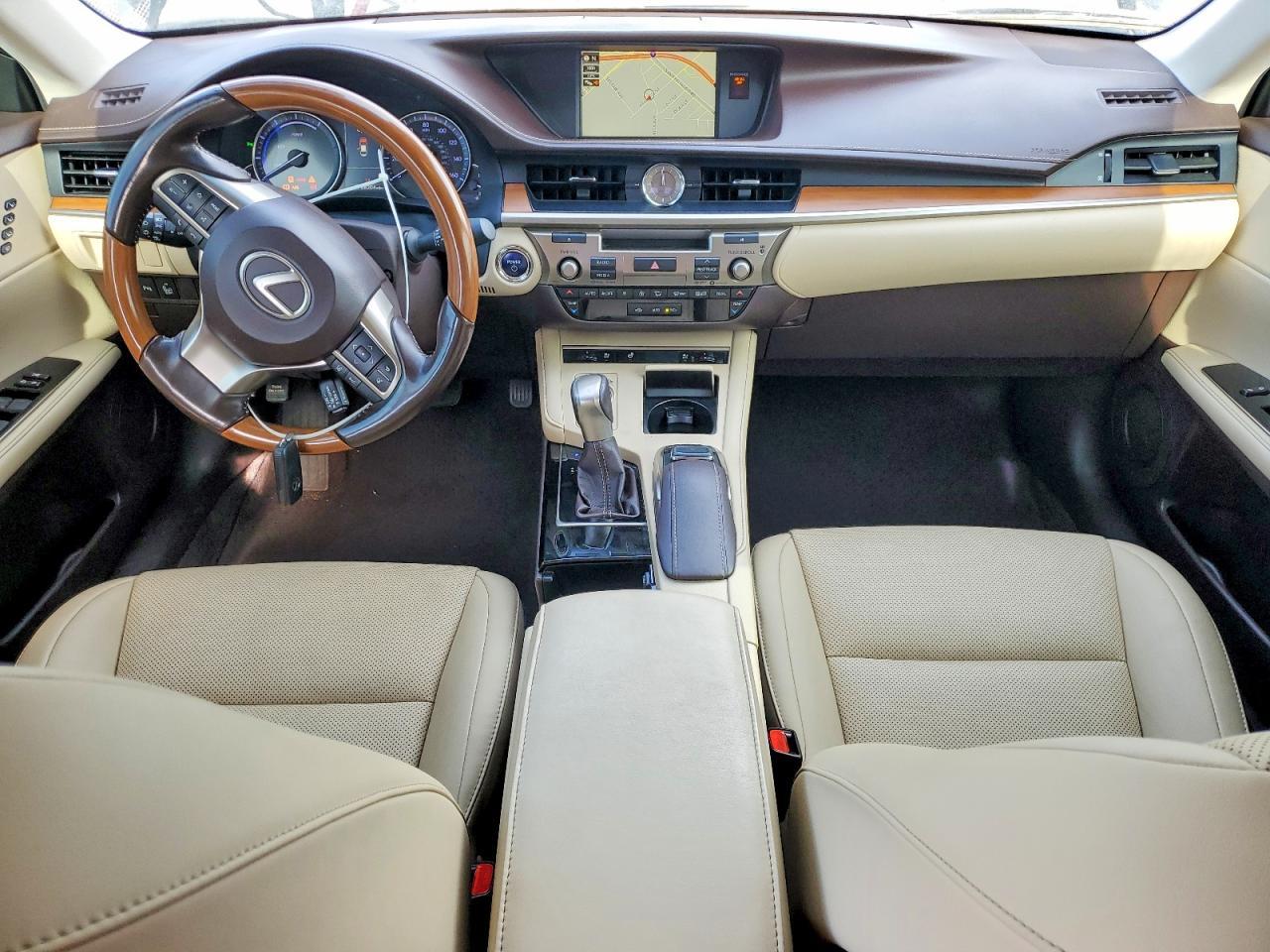2017 LEXUS ES 300H