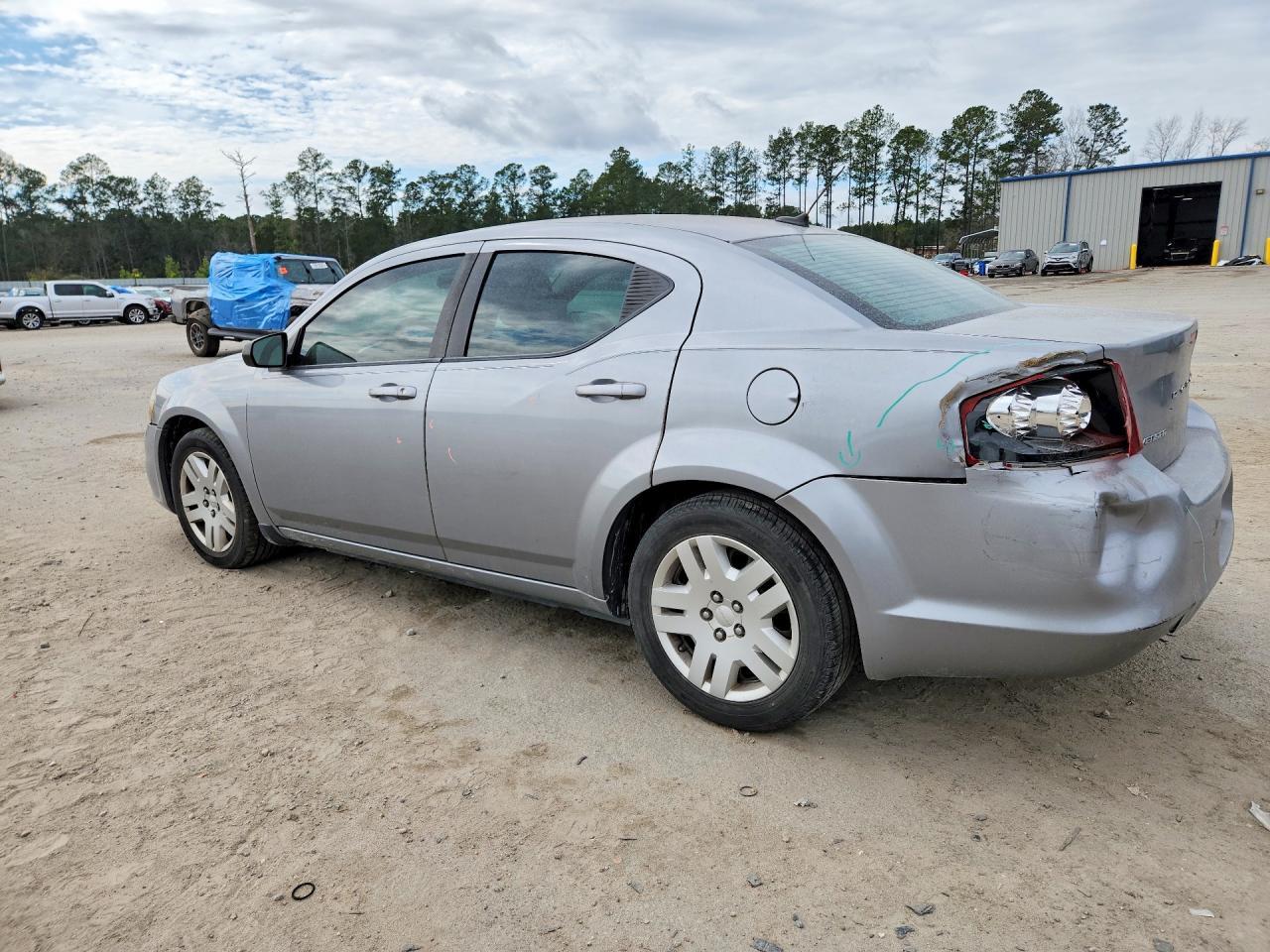 2013 DODGE Avenger