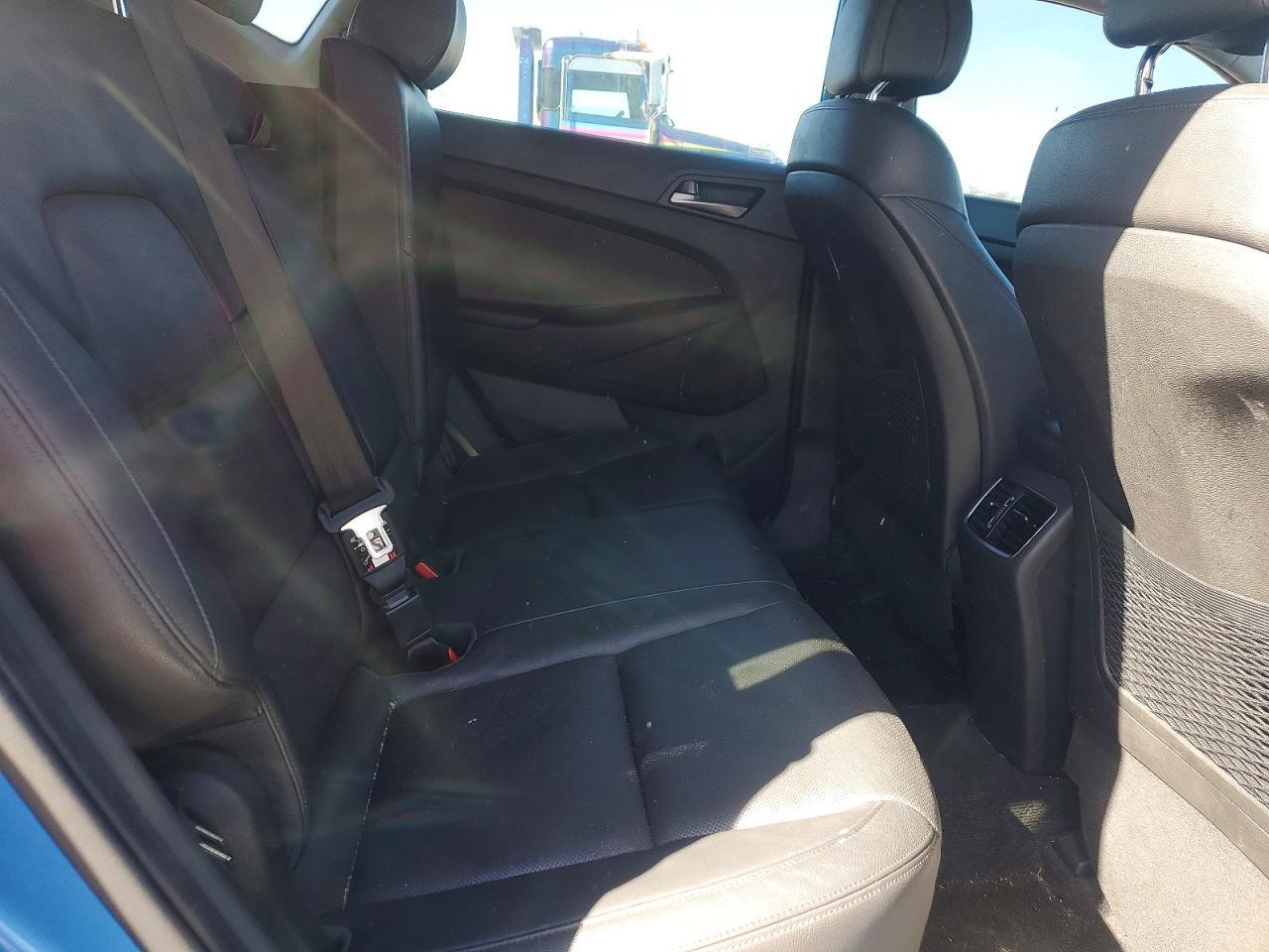 2016 HYUNDAI TUCSON