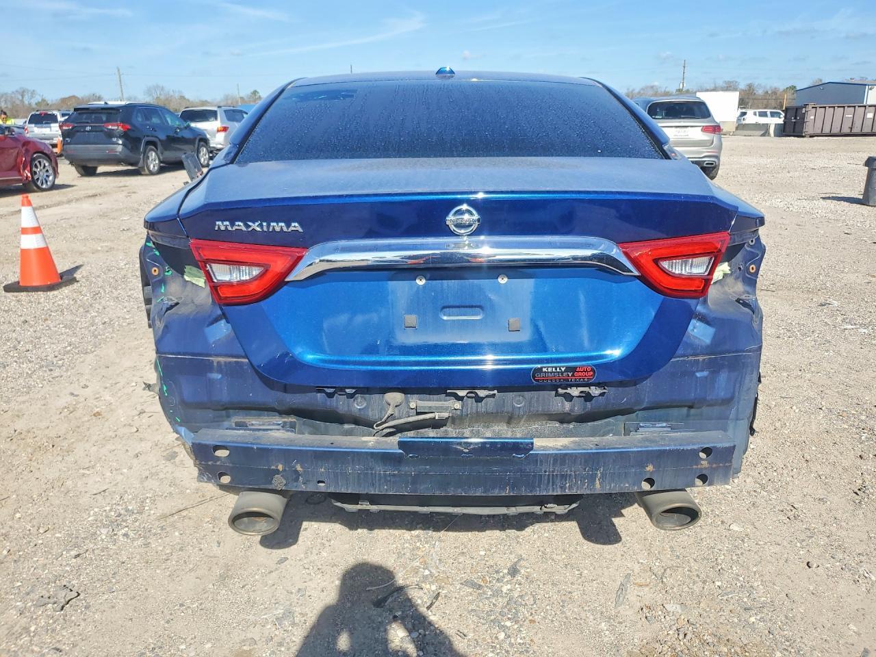 2016 NISSAN Maxima