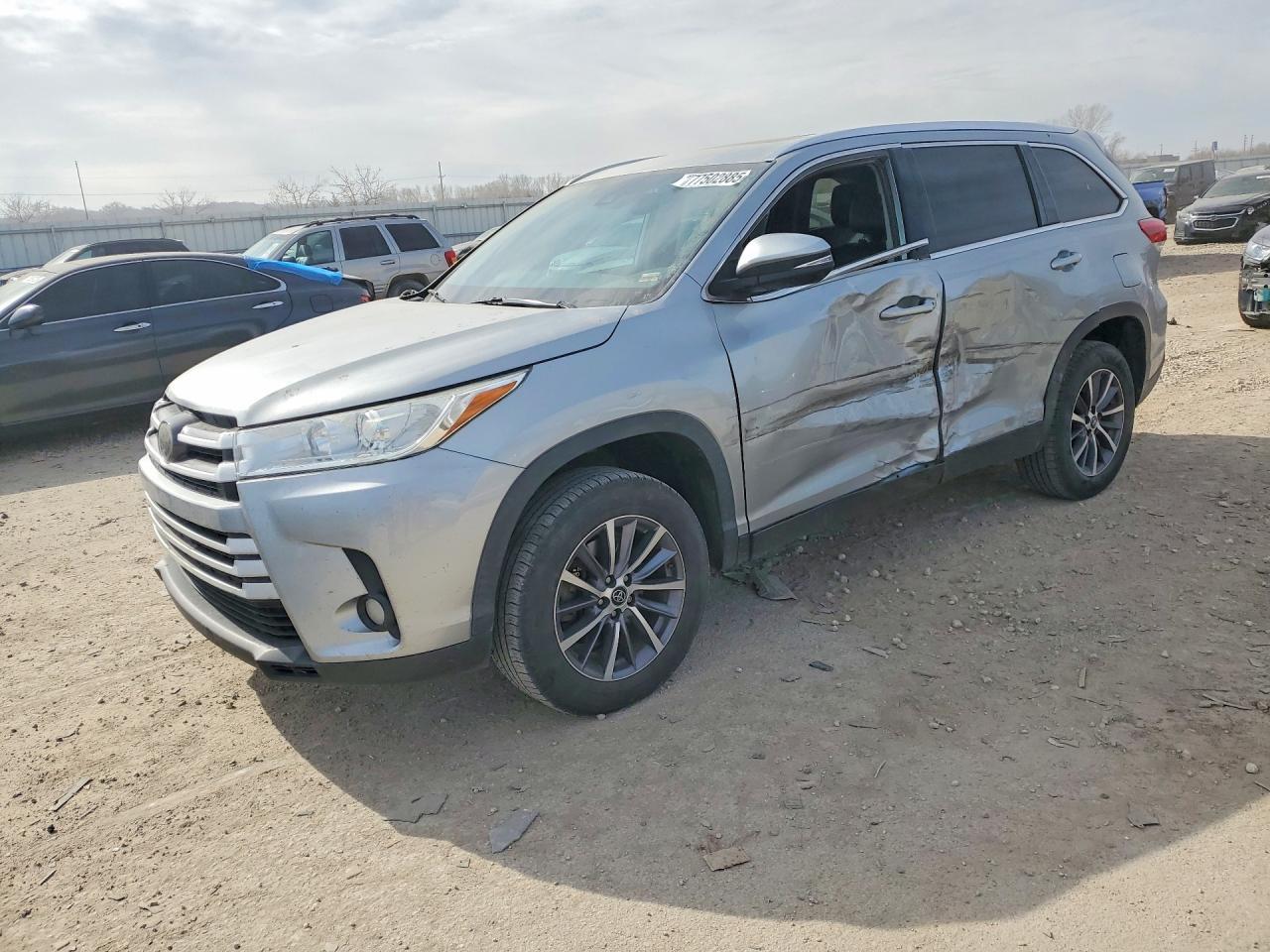 2019 TOYOTA HIGHLANDER