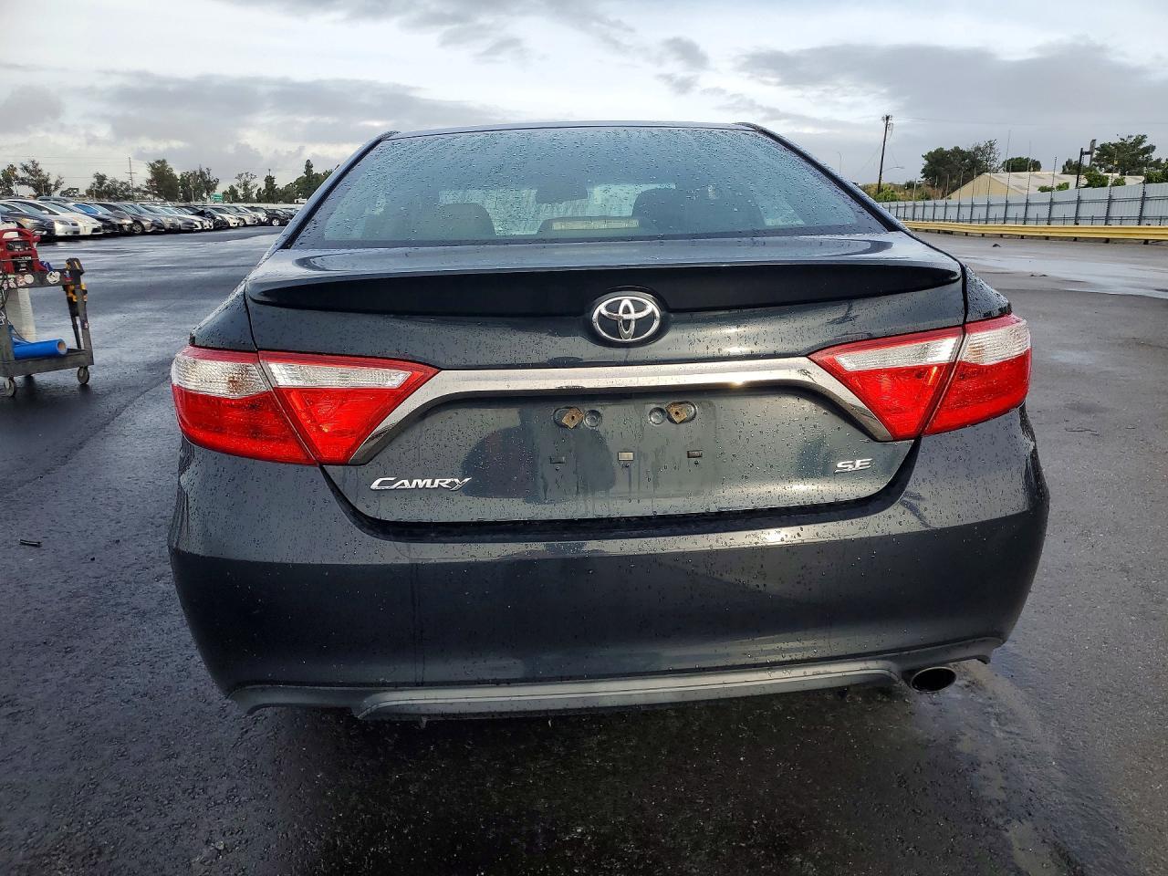 2016 TOYOTA CAMRY