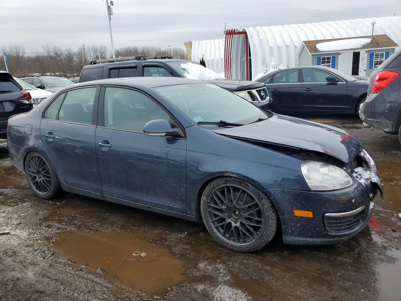 2010 VOLKSWAGEN JETTA