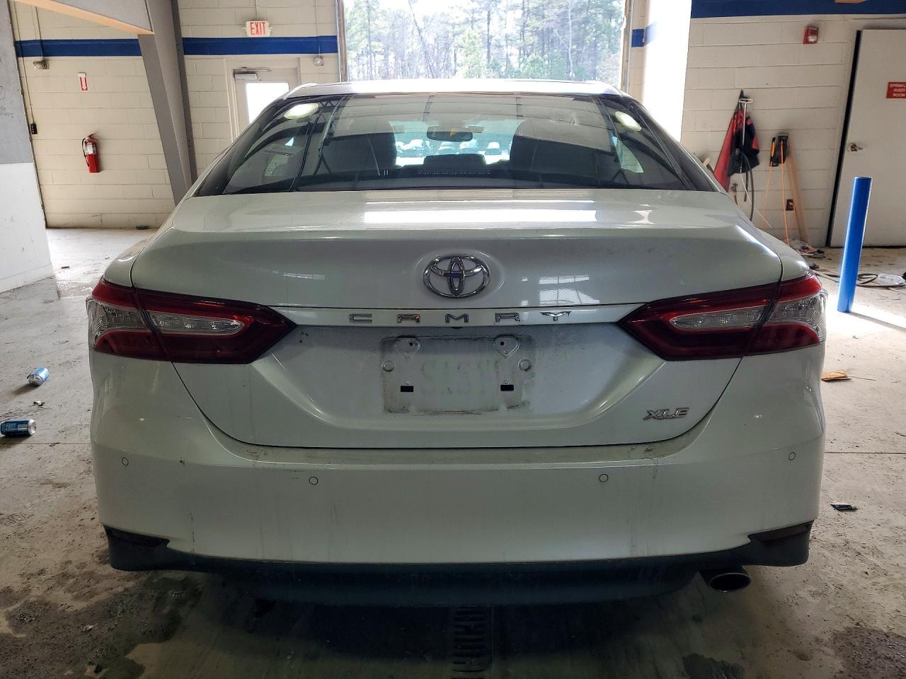 2018 TOYOTA CAMRY