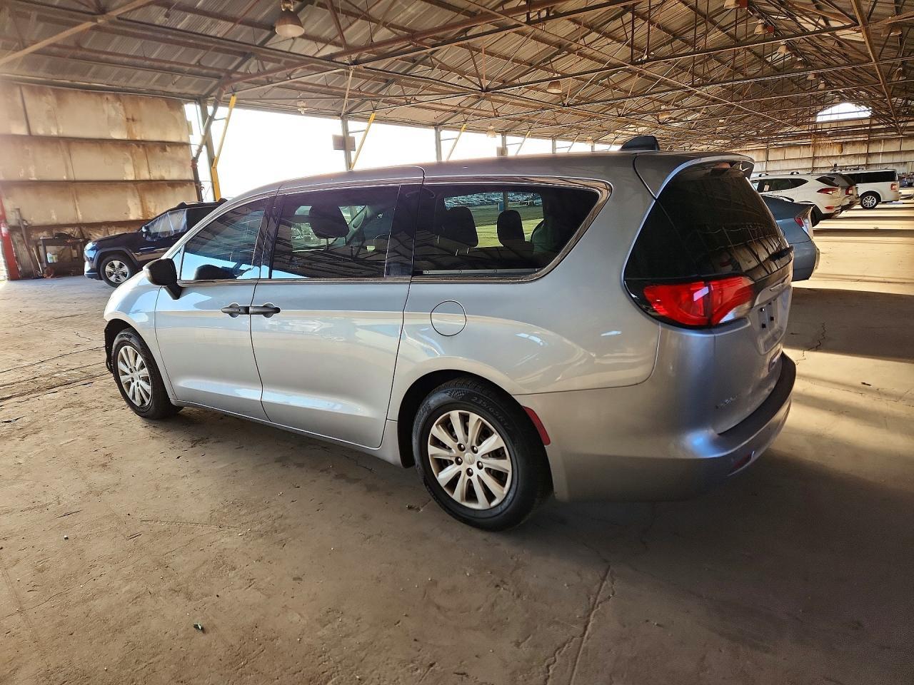 2020 CHRYSLER Voyager