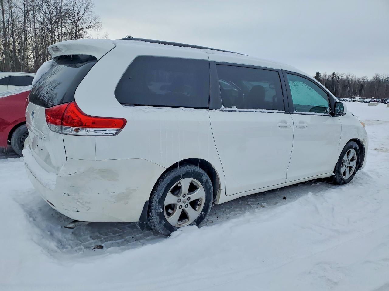 2013 TOYOTA SIENNA