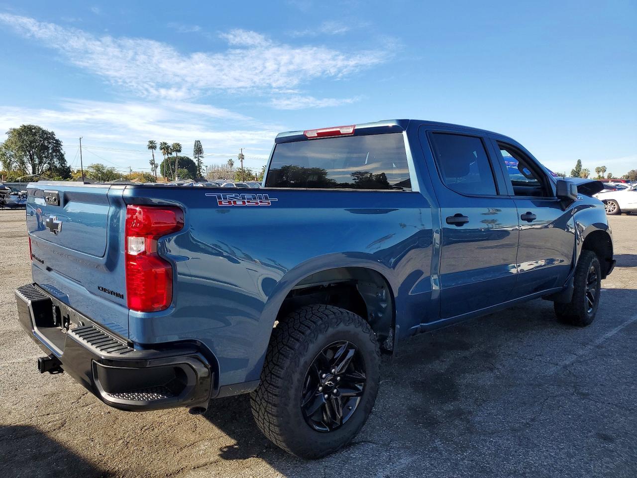 2024 CHEVROLET Silverado