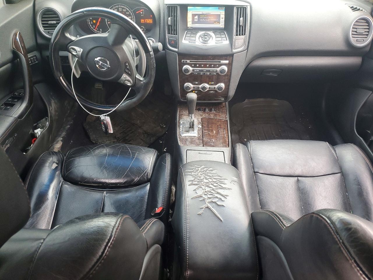 2011 NISSAN Maxima