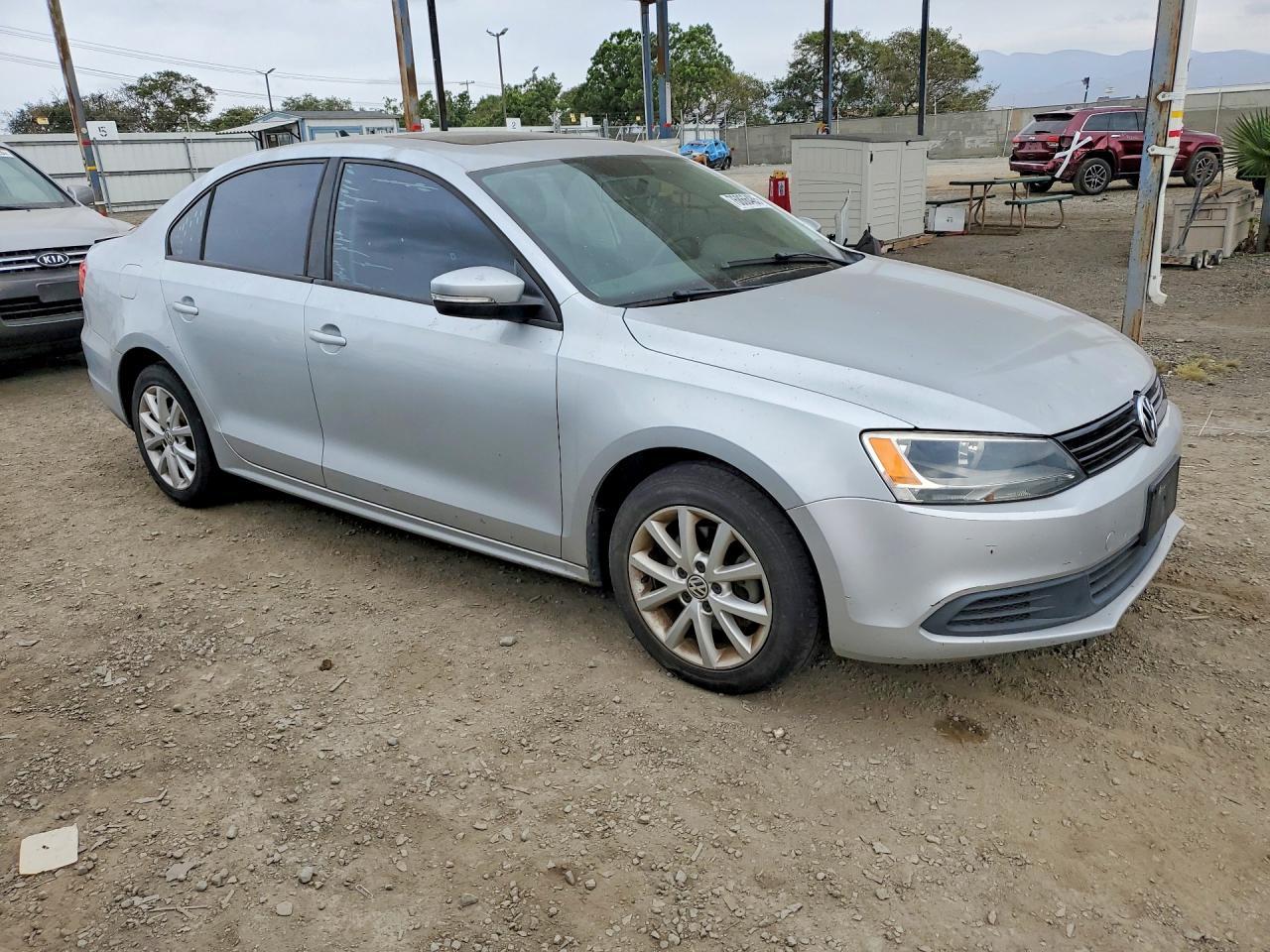 2011 VOLKSWAGEN JETTA