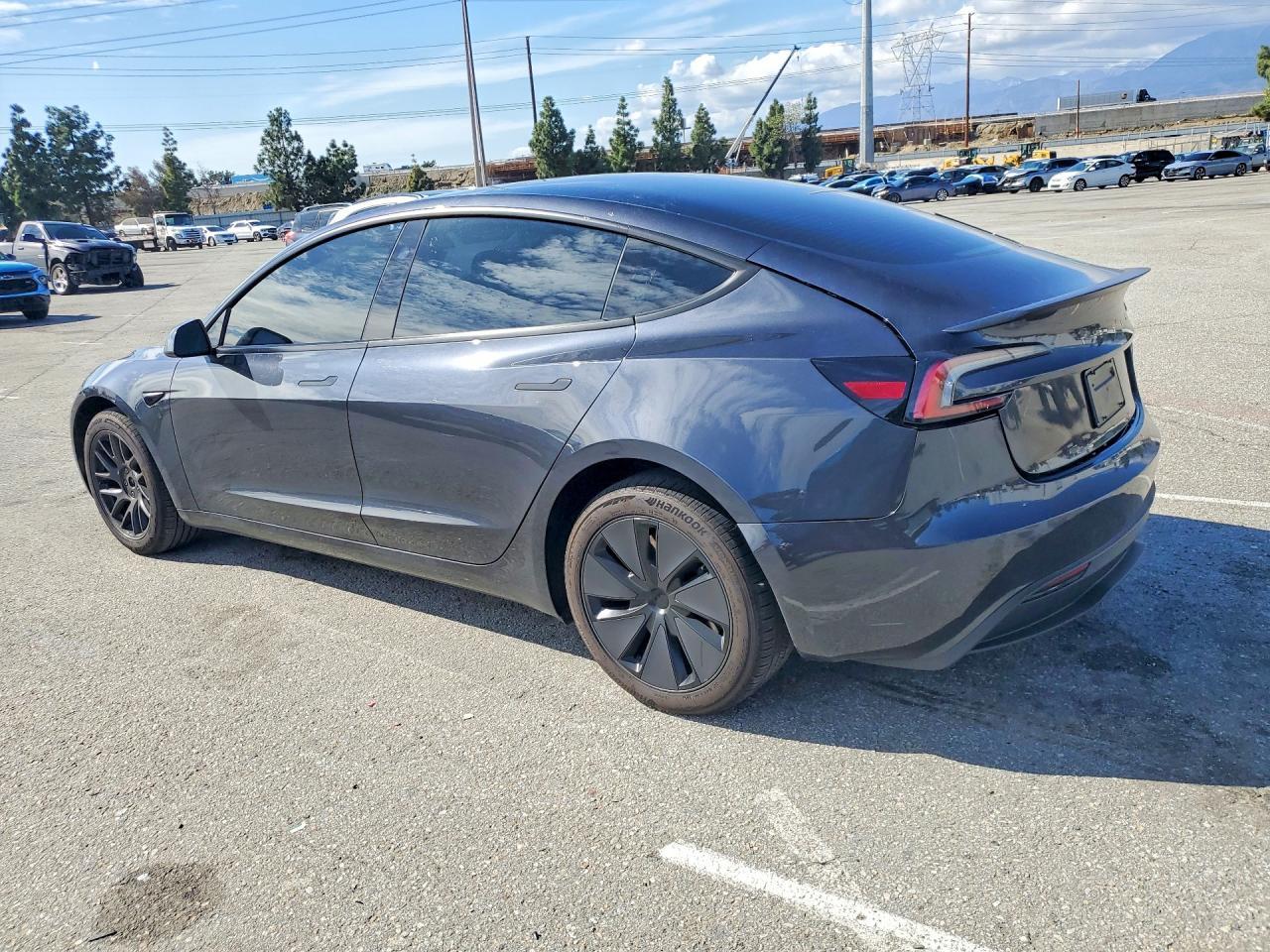2025 TESLA MODEL 3