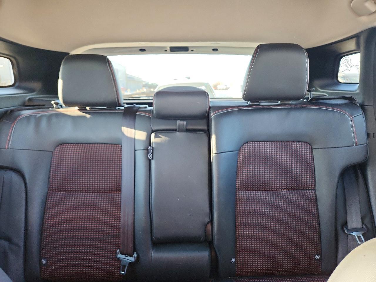 2025 NISSAN KICKS