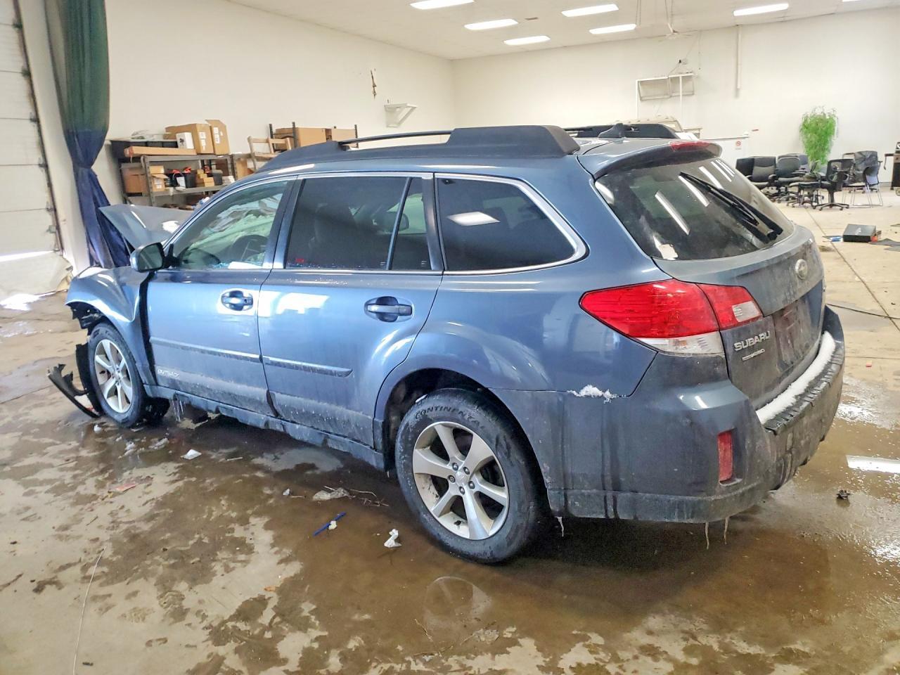 2014 SUBARU Outback