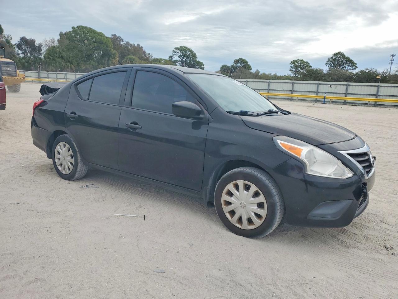 2017 NISSAN VERSA