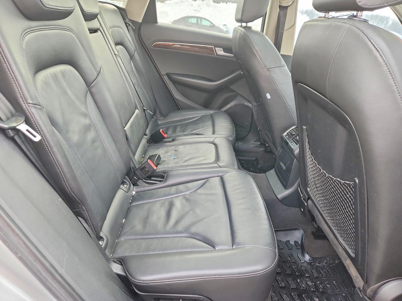 2010 AUDI Q5