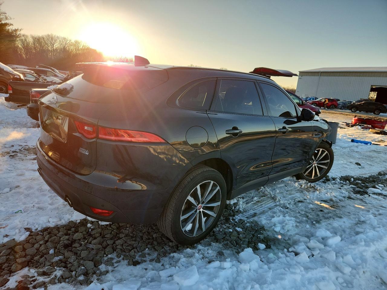 2018 JAGUAR F-Pace