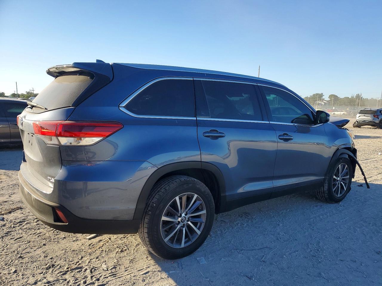 2019 TOYOTA HIGHLANDER
