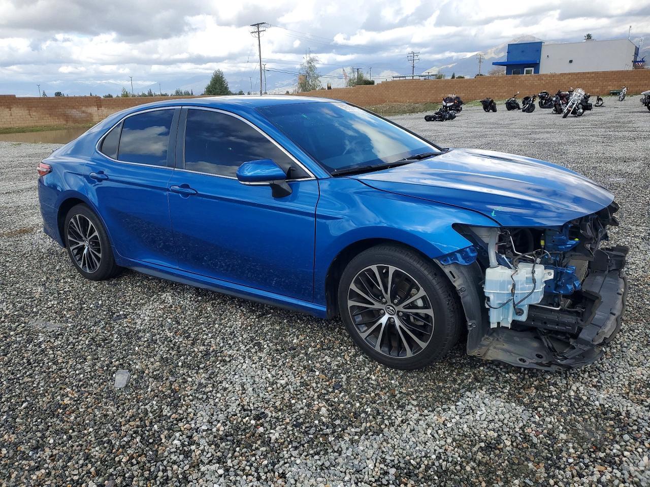 2018 TOYOTA CAMRY