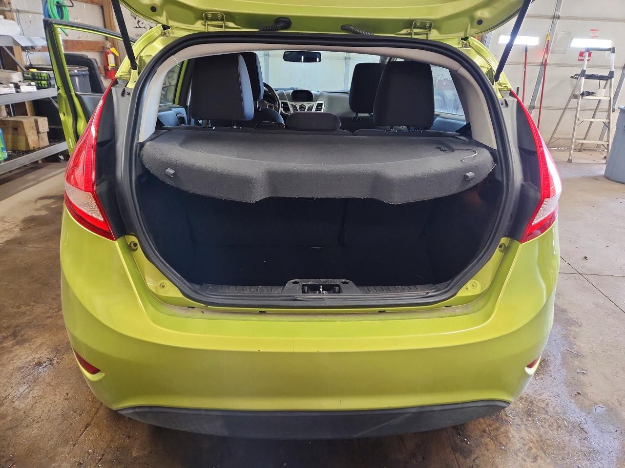 2011 FORD Fiesta